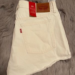 Levi’s wedgie fit high rise shorts size 31 NWT